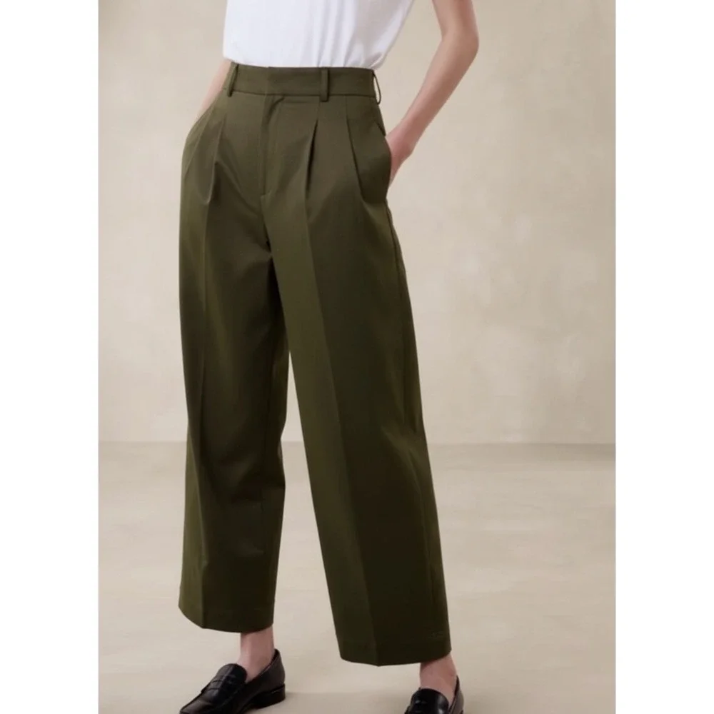 Banana Republic | 2024 Cruz Pleated Wide-Leg Chino 4P Olive Green High Rise Pant